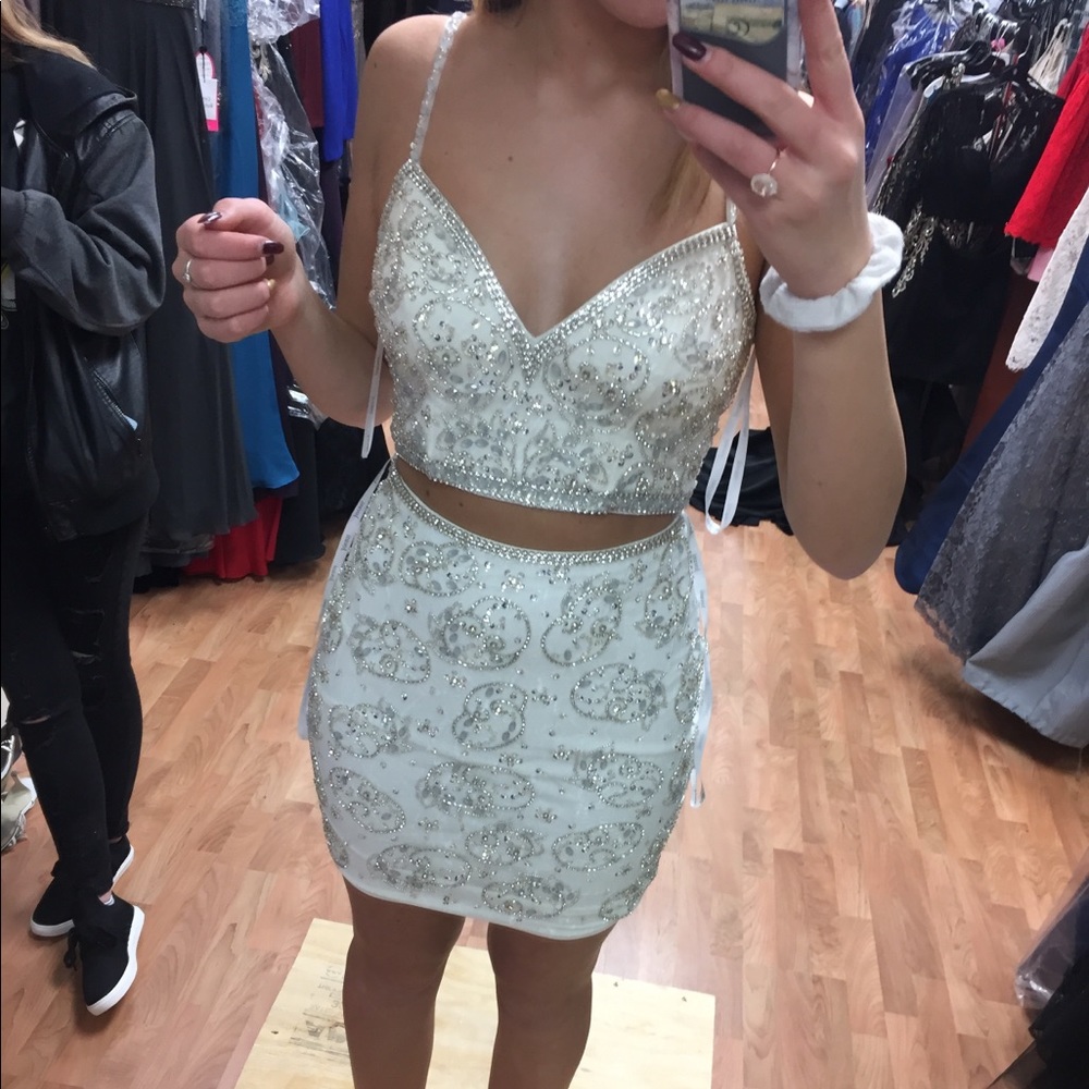 two piece white short prom dress size 6